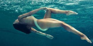 Fotografii nud cu atleti care vor sa promoveze frumusetea corpului