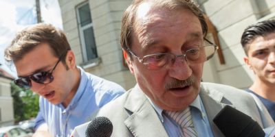 Mircea Basescu, condamnat la 4 ani de inchisoare cu executare pentru coruptie. Traian Basescu: 