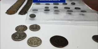 VIDEO Un barbat din Craiova a scos la vanzare pe internet monede antice furate