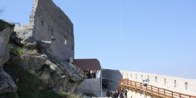 Ancheta dupa moartea tanarului prabusit pe stanci, in Cetatea Devei. Ce primejdii ascunde cel mai vizitat monument