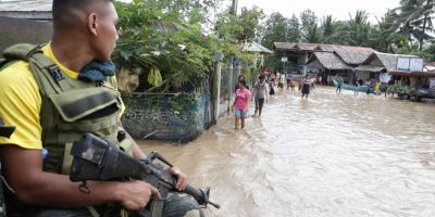 Cel putin o suta morti in urma furtunii tropicale care a lovit sudul Filipine