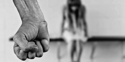 Un barbat a terorizat adolescentele din Braila. A violat si agresat sexual doua copile in decurs de o zi